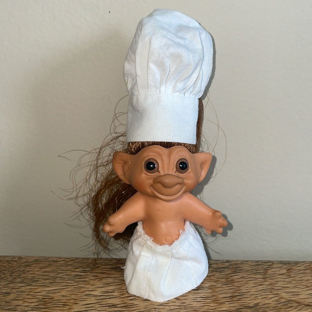 ❤️VTG Chef Troll 3” tall
